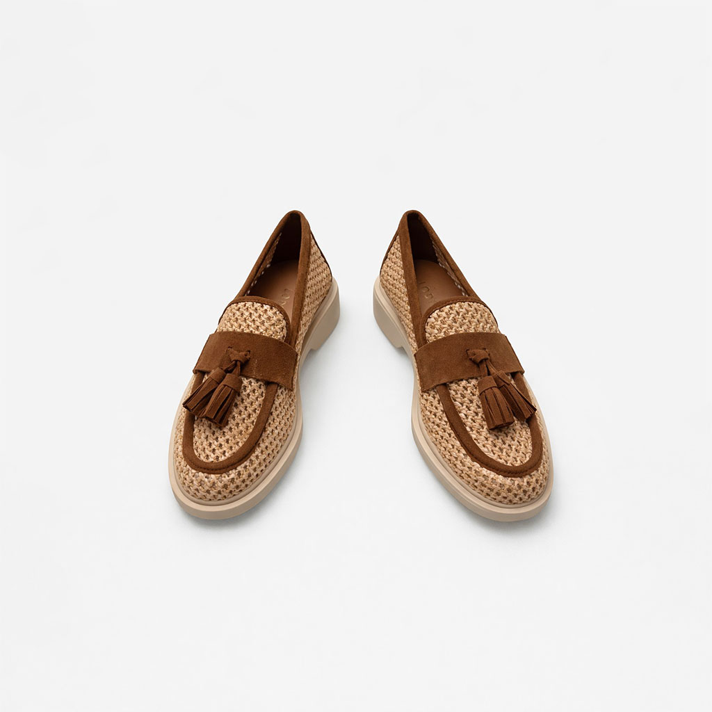 Mocasín calado camel. - Imagen 3