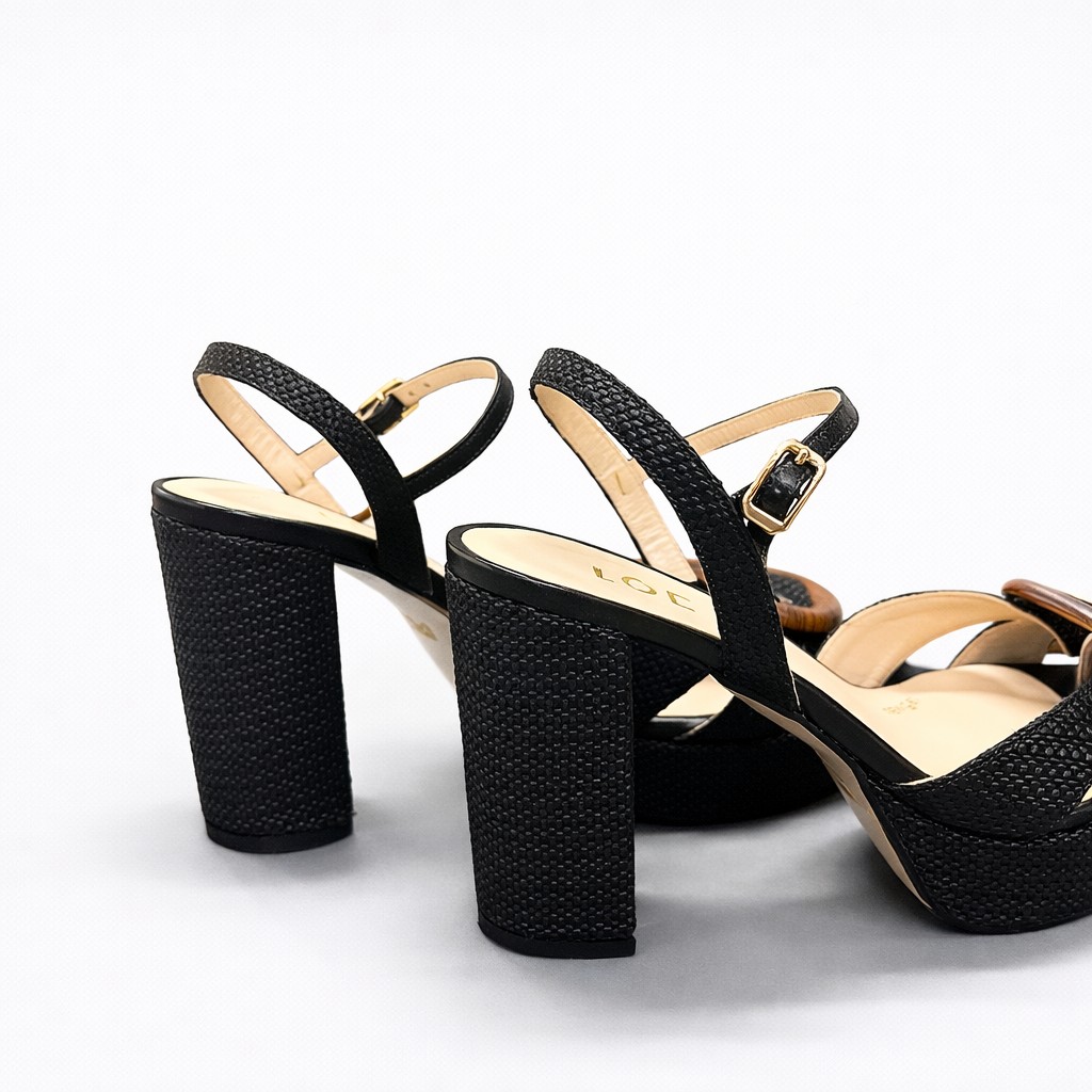 NUEVA COLECCIÓN. (zapato de muestra) Sandalia negra plataforma - Imagen 3