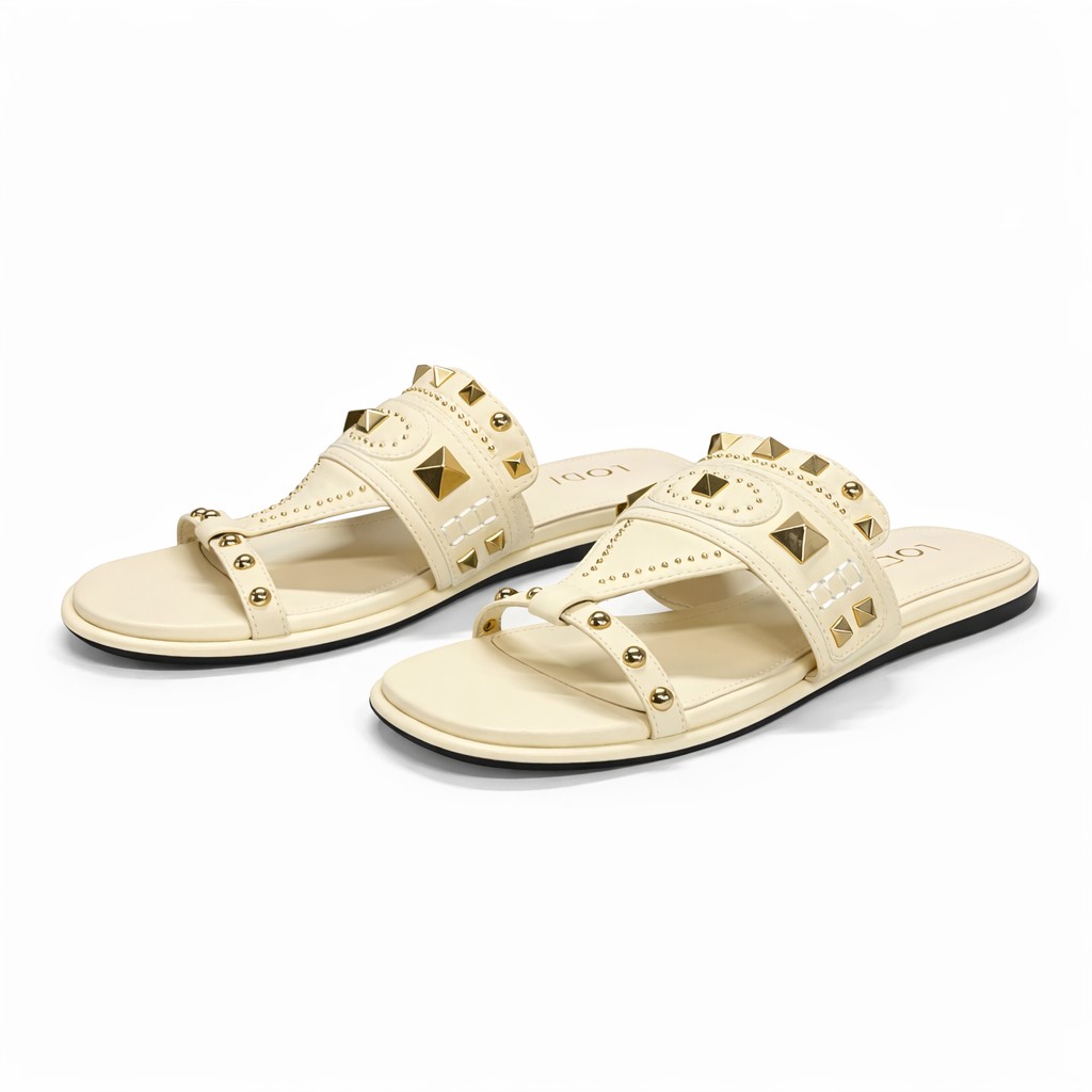 NUEVA COLECCIÓN. (zapato de muestra) Sandalia tachas crema - Imagen 2