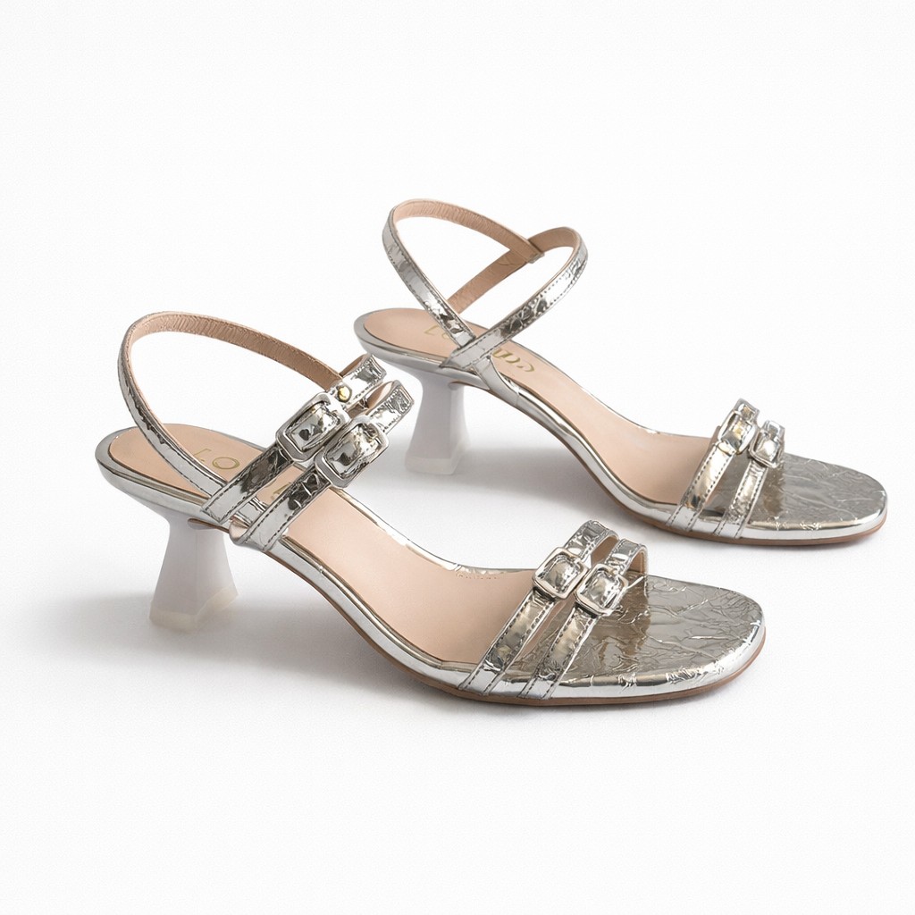 NUEVA COLECCIÓN. (zapato de muestra) Sandalia plata brillo (copia)