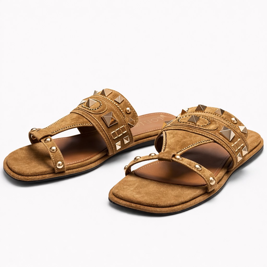 NUEVA COLECCIÓN. (zapato de muestra) Sandalia ante camel tachas - Imagen 2