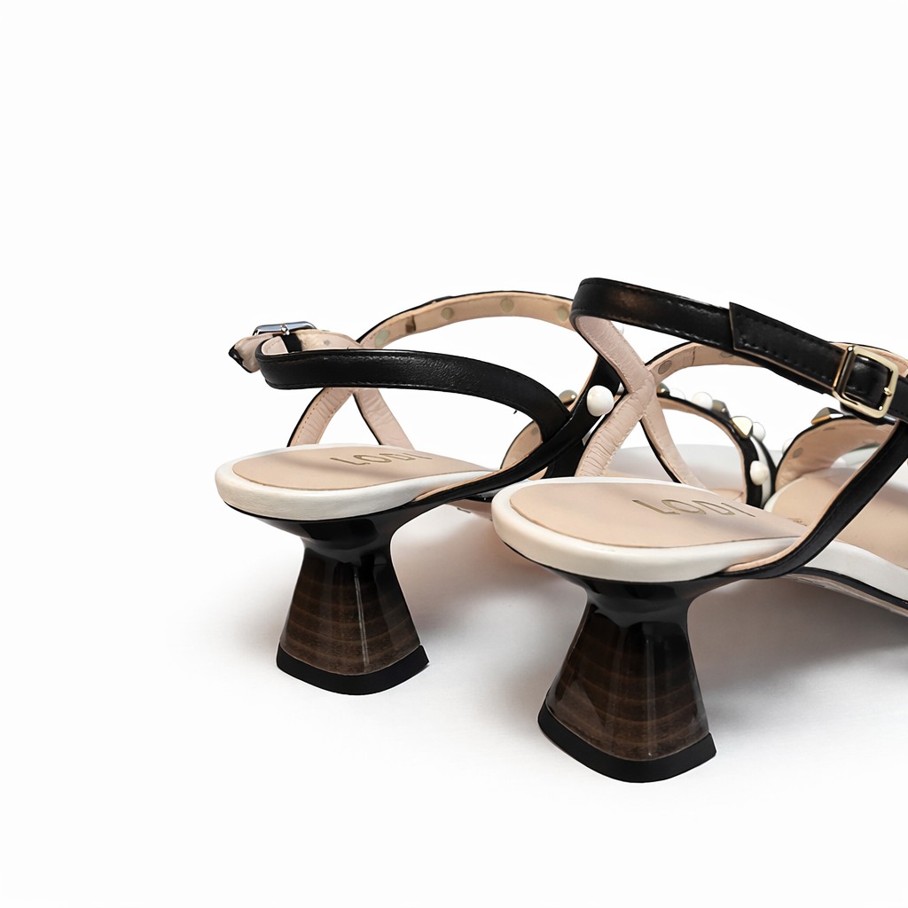 NUEVA COLECCIÓN. (zapato de muestra) Sandalia blanca y negra - Imagen 4