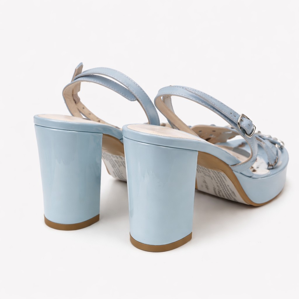 NUEVA COLECCIÓN. (zapato de muestra) Sandalia plataforma charol azul - Imagen 2