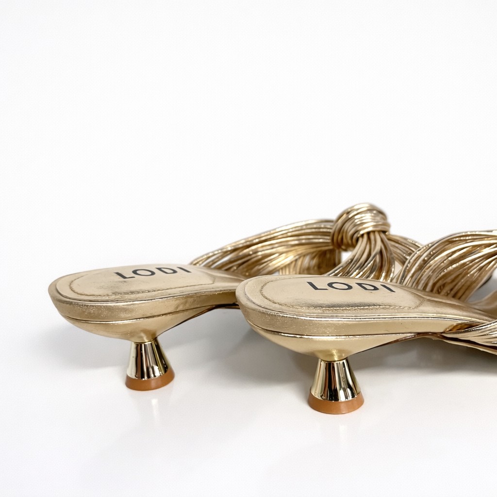NUEVA COLECCIÓN. ( zapato de muestra) Sandalia mule nudo oro - Imagen 3