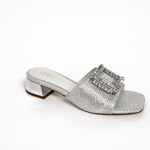 NUEVA COLECCIÓN. (zapato de muestra) Sandalia plata tacón medio
