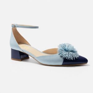 NUEVA COLECCIÓN. (zapato de muestra) Zapato flor dos azules