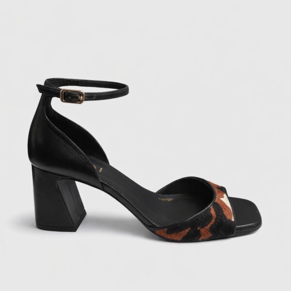 NUEVA COLECCIÓN (zapato de muestra) Sandalia tacón print