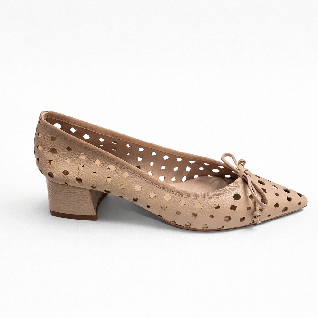 NUEVA COLECCIÓN. (zapato de muestra) Zapato calado beige