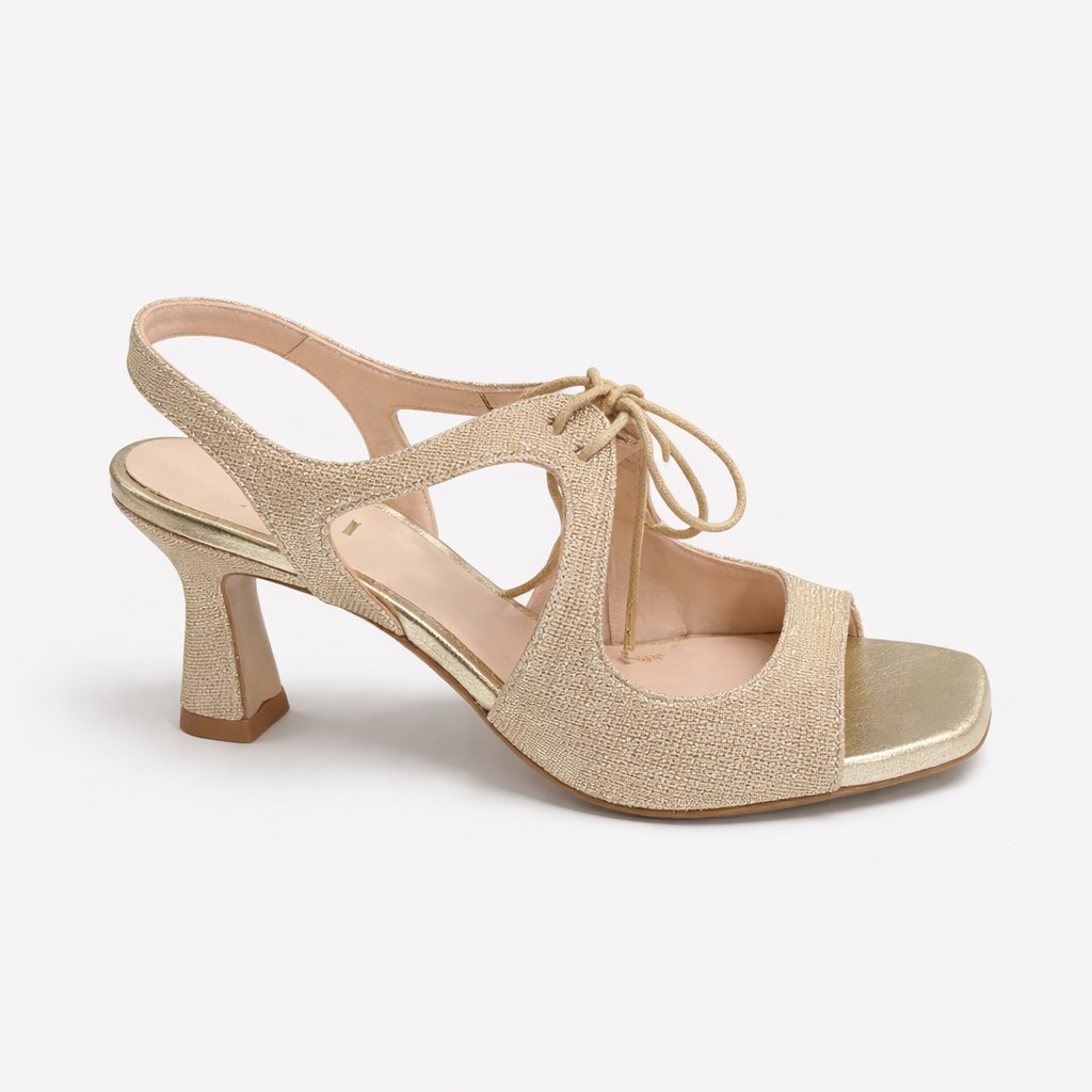 NUEVA COLECCIÓN. (zapato de muestra) Sandalia fiesta oro