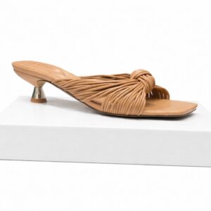 NUEVA COLECCIÓN. (zapato de muestra) Sandalia mule nudo, avellana