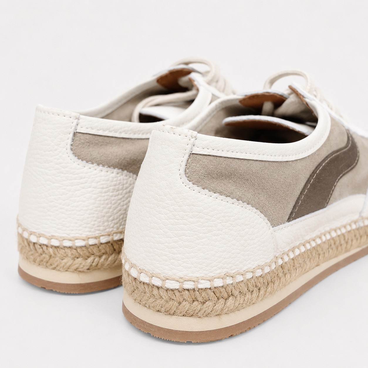 Deportiva yute blanca - Imagen 4
