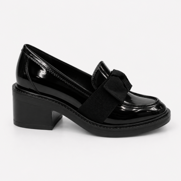Mocasín negro lazo. LODI